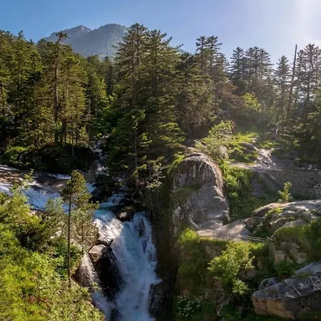 Le Jardin Privatif De Pauze Wifi Et Parking Gratuits Vue Panoramique Διαμέρισμα Cauterets